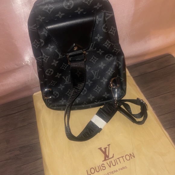 Louis Vuitton bag - Picture 3 of 4